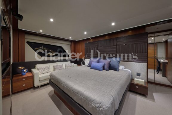 Ruby Tuesday gallery image