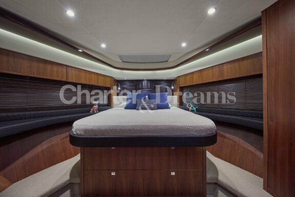 Ruby Tuesday gallery image