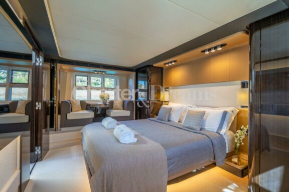 Gran Abe II gallery image