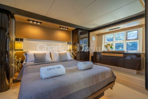 Gran Abe II gallery image