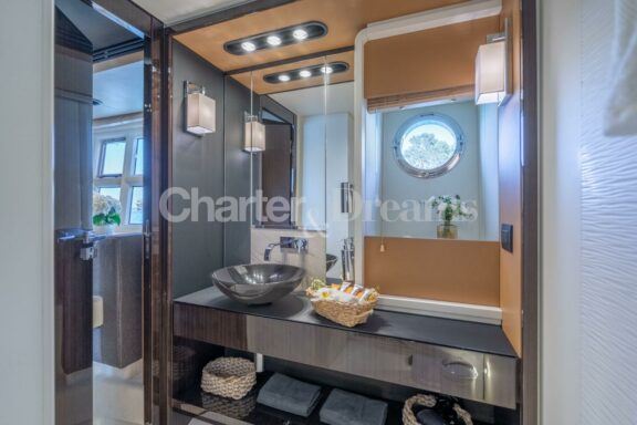 Gran Abe II gallery image