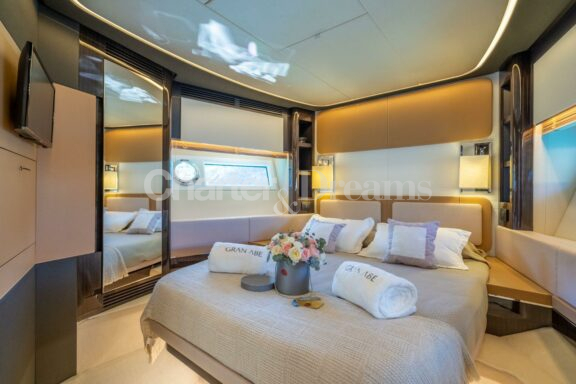 Gran Abe II gallery image