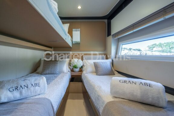 Gran Abe II gallery image