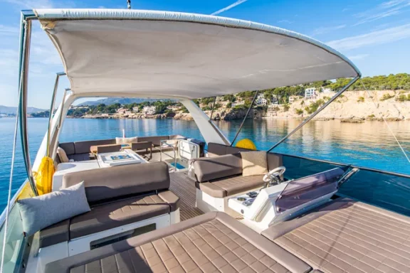 Blue M gallery image