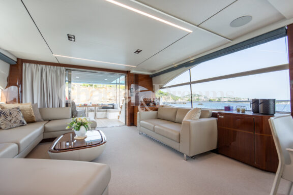 MIO BARCO II gallery image