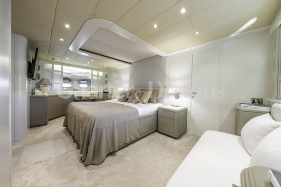 TRINITI gallery image