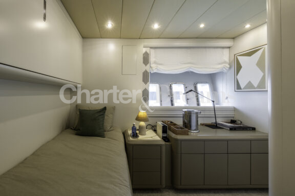 TRINITI gallery image